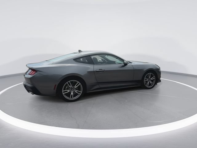 Used 2025 Ford Mustang Coupe RWD image 12