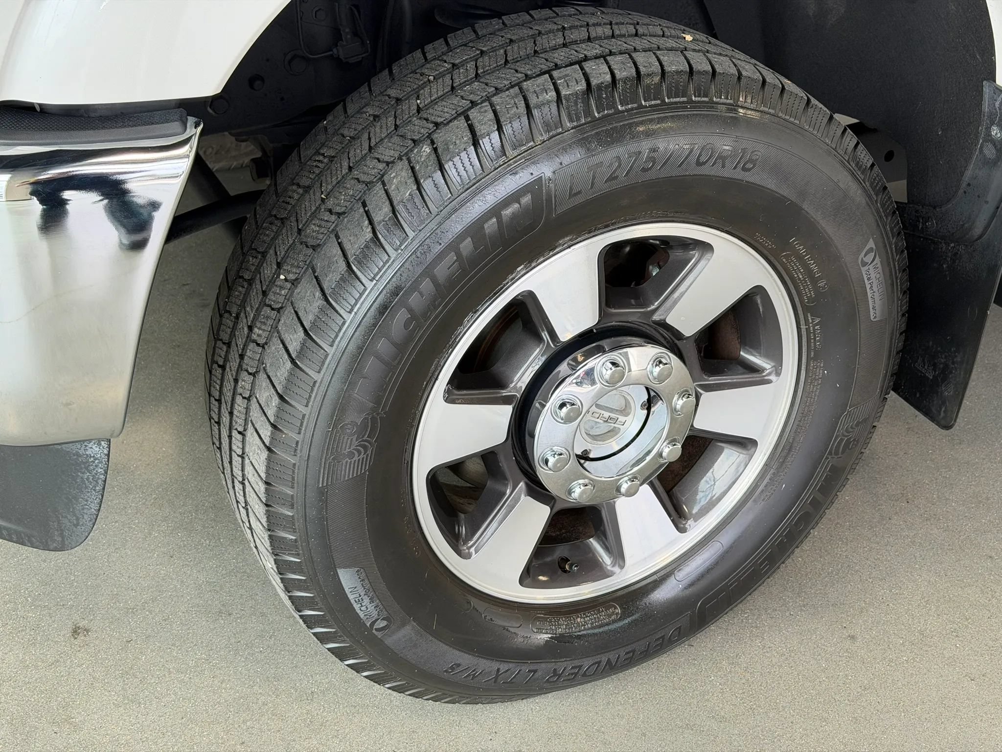Used 2016 Ford F350 Lariat w/ Lariat Ultimate Package AWD/4WD image 9