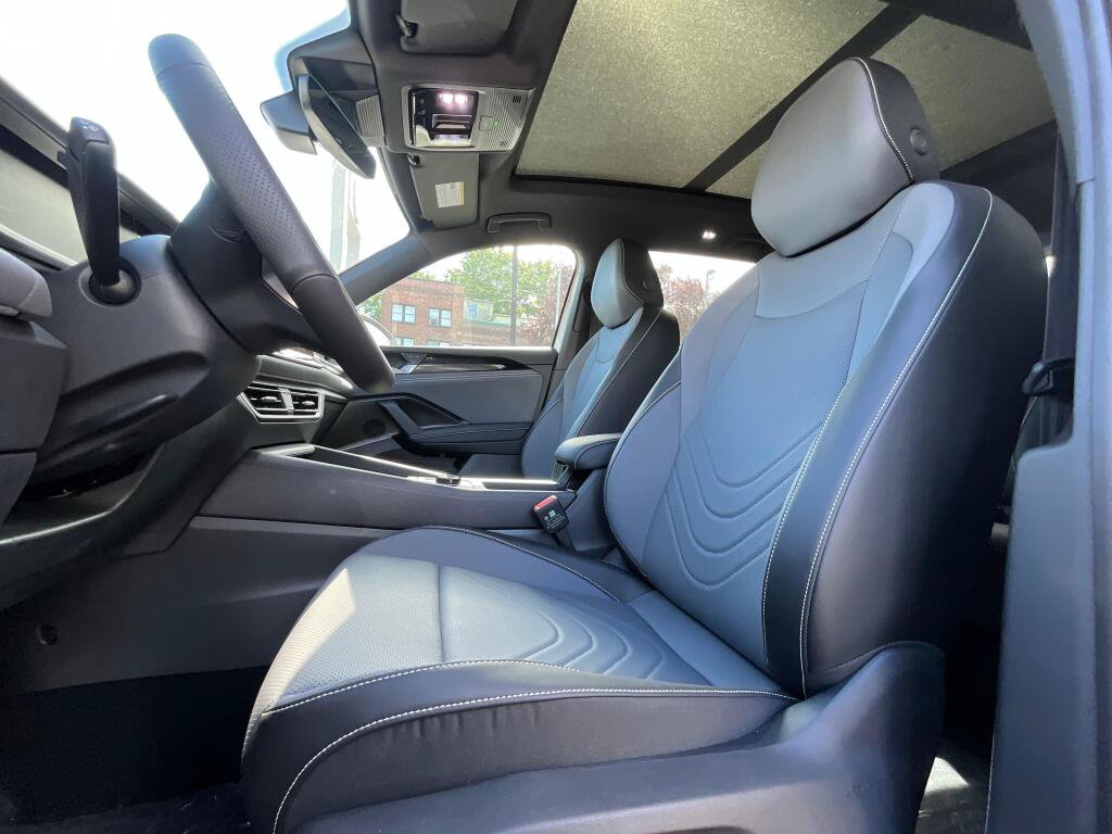 New 2026 Volkswagen Tiguan SE R-Line AWD/4WD image 11