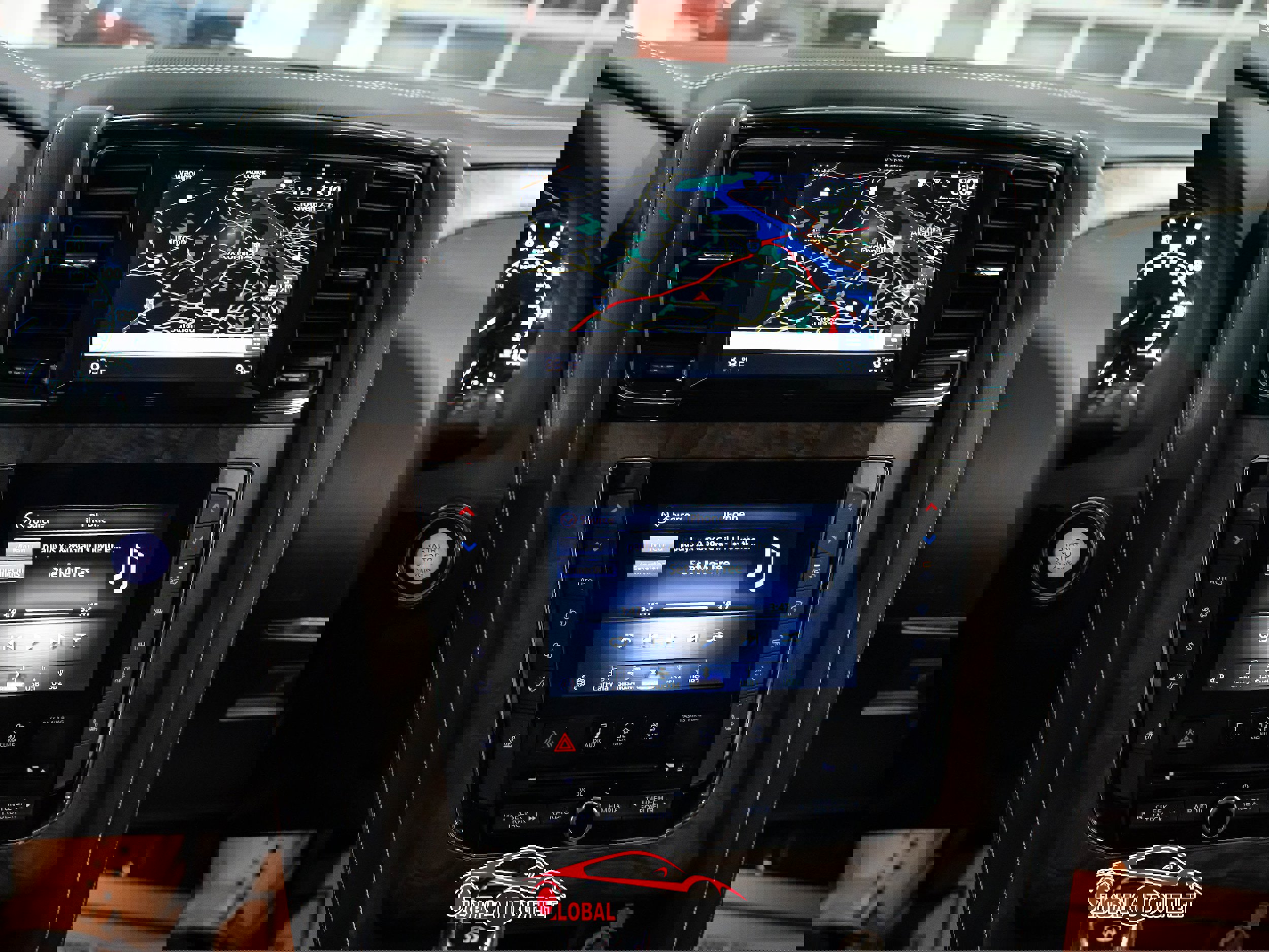 Used 2021 INFINITI QX80 Premium Select w/ All-Season Package image 31