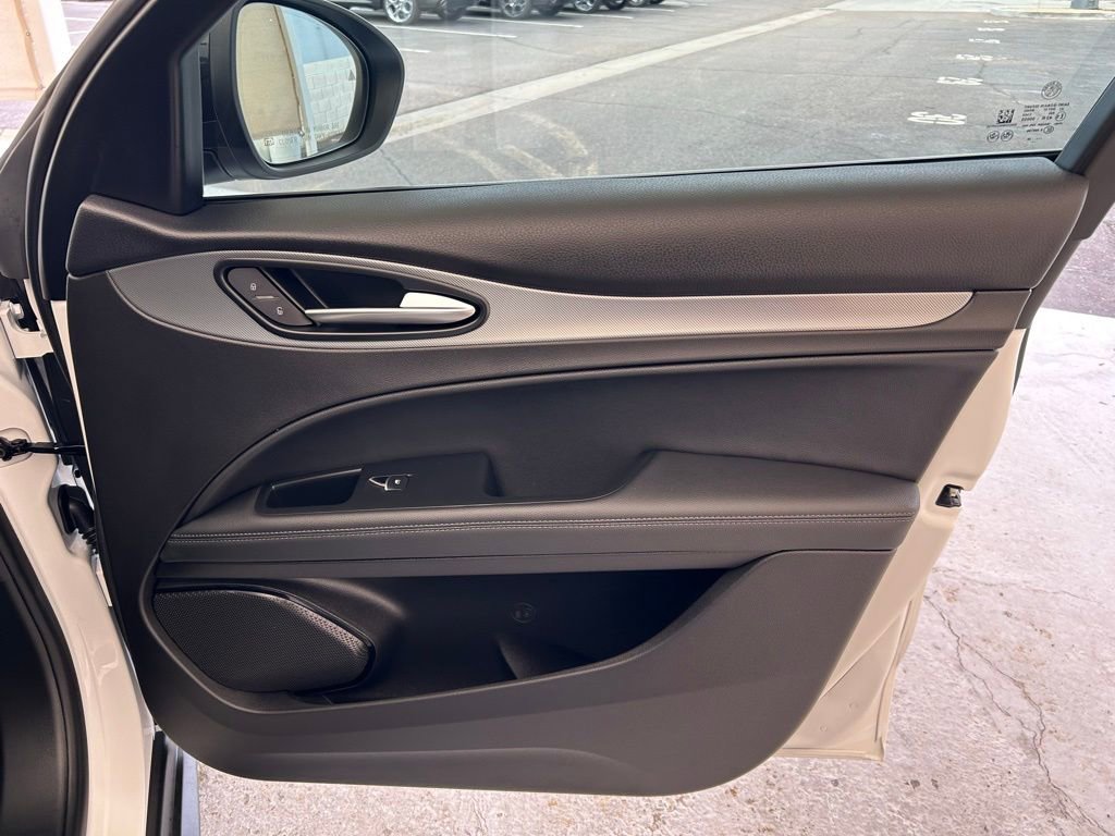 New 2025 Alfa Romeo Stelvio Sprint w/ Convenience Package image 12