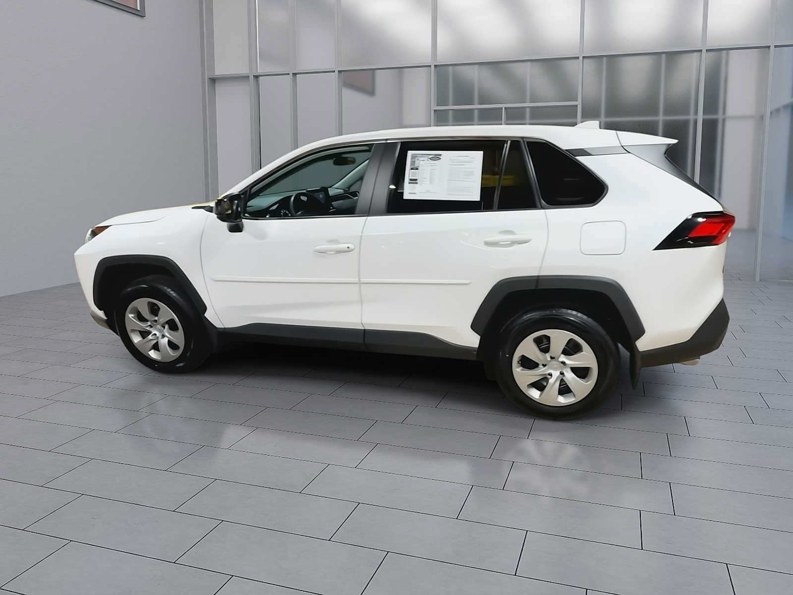 Used 2022 Toyota RAV4 LE AWD/4WD image 6