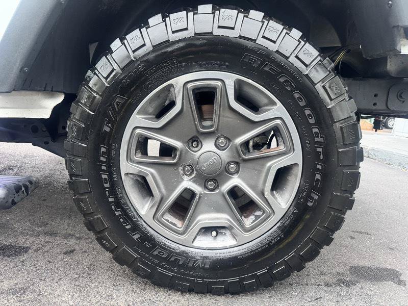 Used 2018 Jeep Wrangler Unlimited Rubicon w/ Connectivity Group AWD/4WD image 26