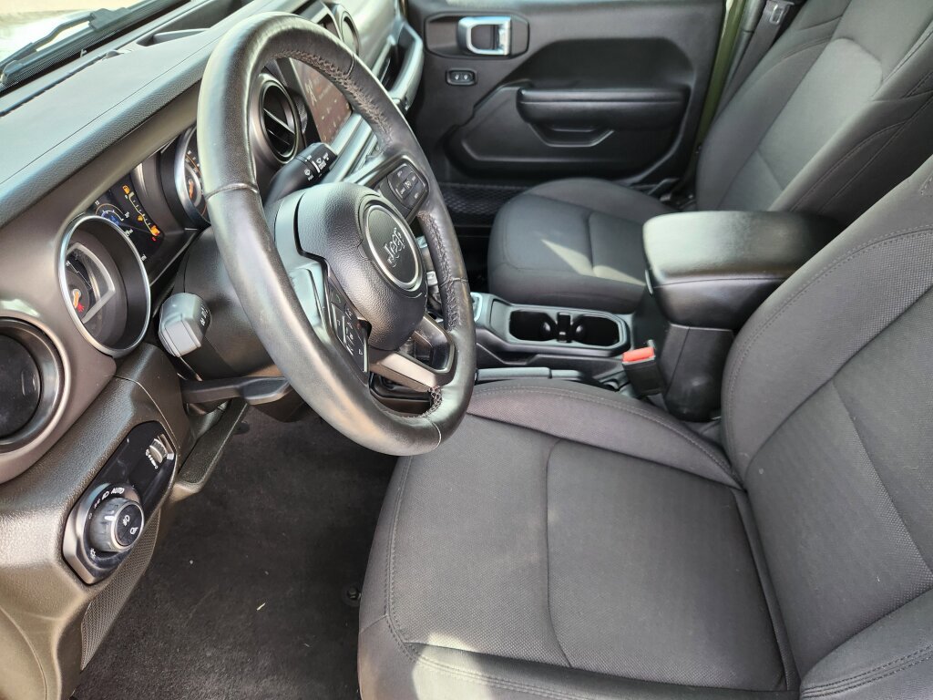 Used 2023 Jeep Gladiator Willys AWD/4WD image 8
