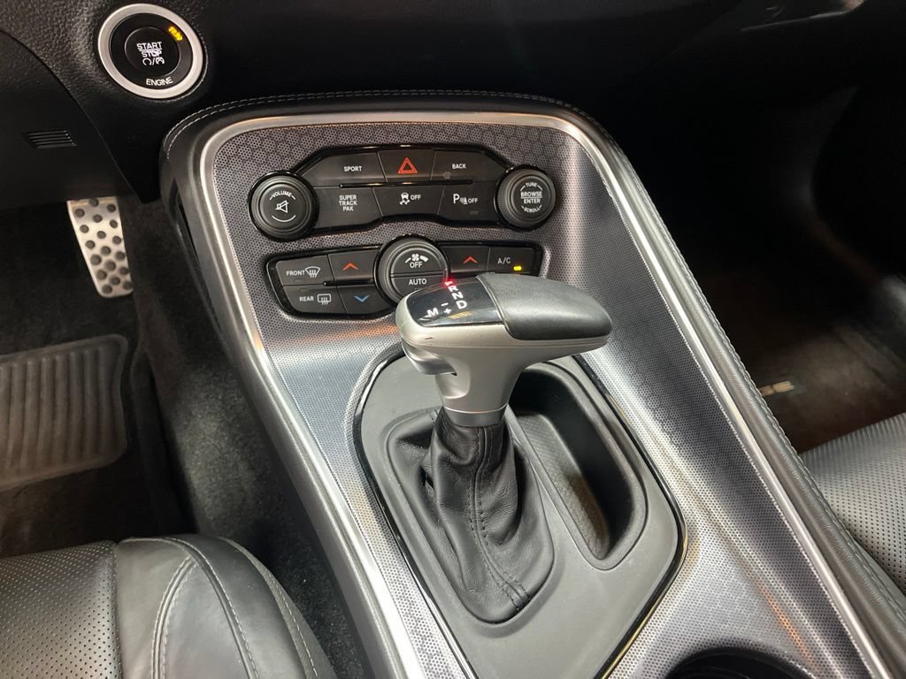 Used 2015 Dodge Challenger R/T Plus RWD image 26