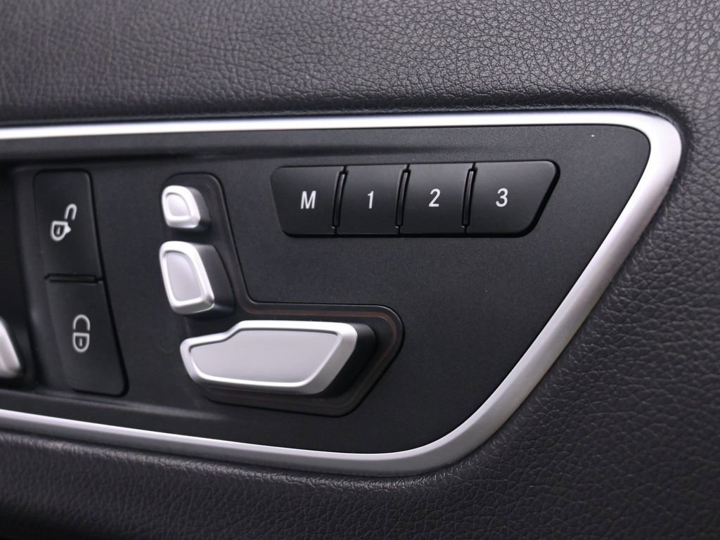 Used 2019 Mercedes-Benz GLA 250 GLA 250 image 34