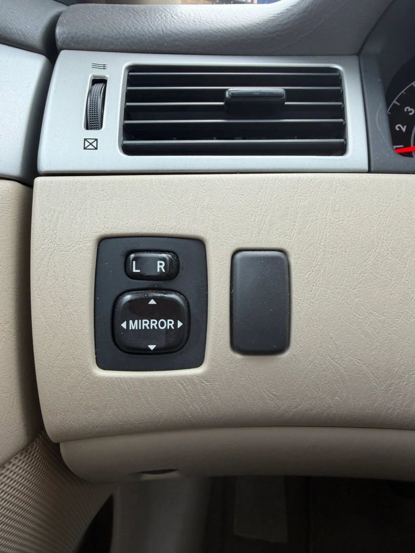 Used 2008 Toyota Solara SE image 25