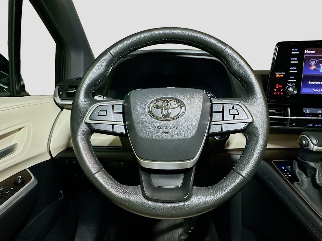 Used 2023 Toyota Sienna XLE AWD/4WD image 10