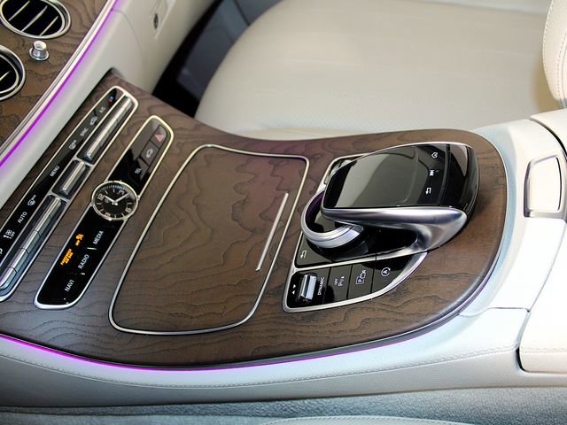 Used 2018 Mercedes-Benz E 300 4MATIC image 14