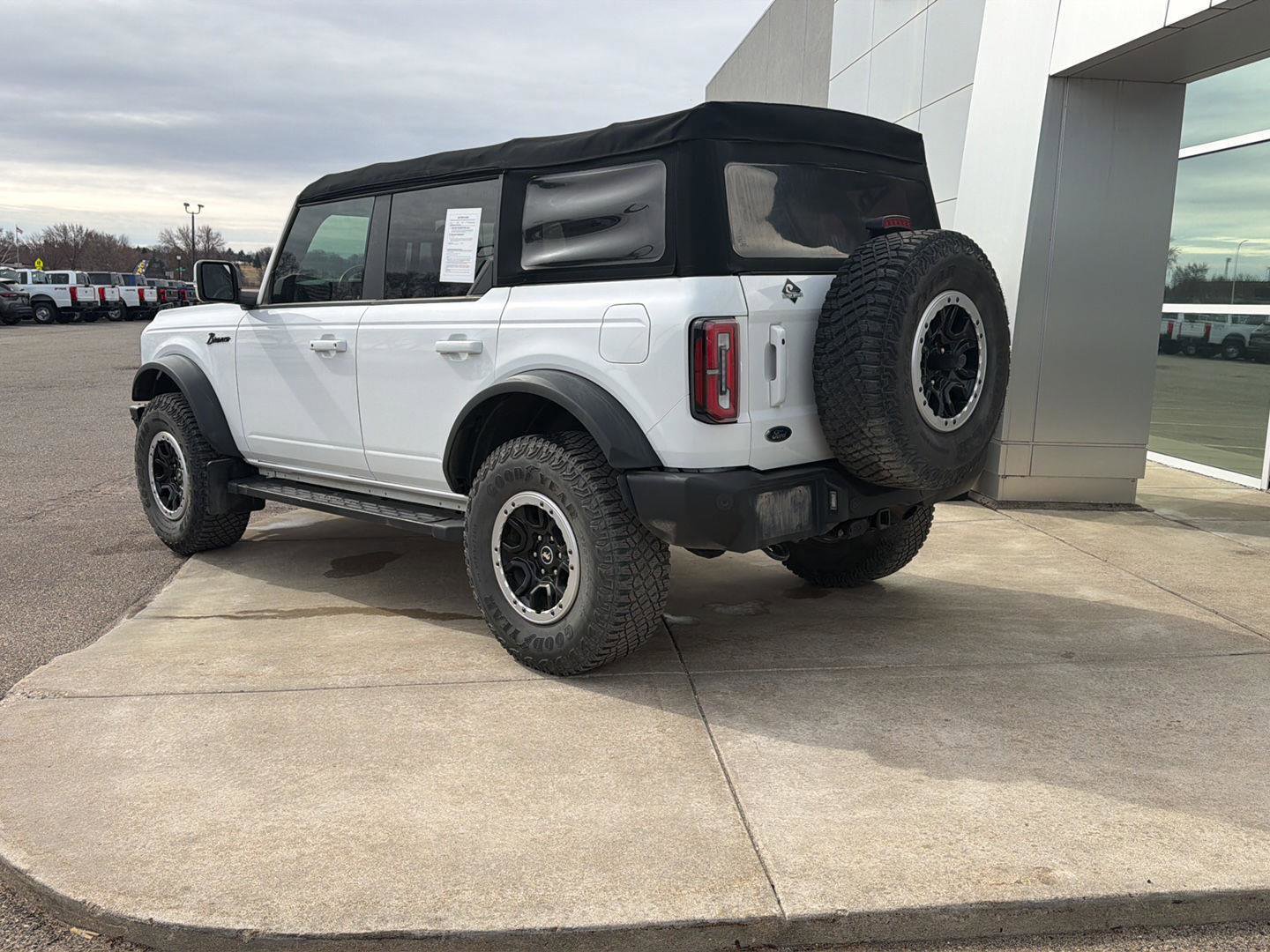 Used 2022 Ford Bronco Outer Banks w/ Sasquatch Package image 3
