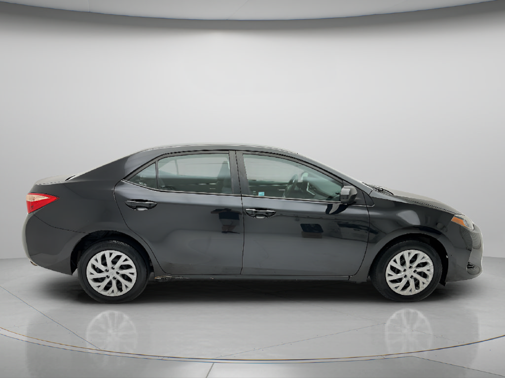 Used 2017 Toyota Corolla LE FWD image 6