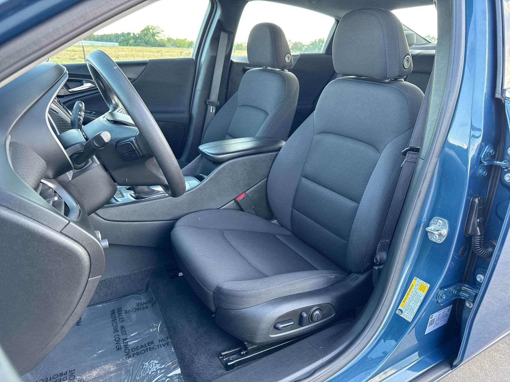 Used 2025 Chevrolet Malibu LT FWD image 11
