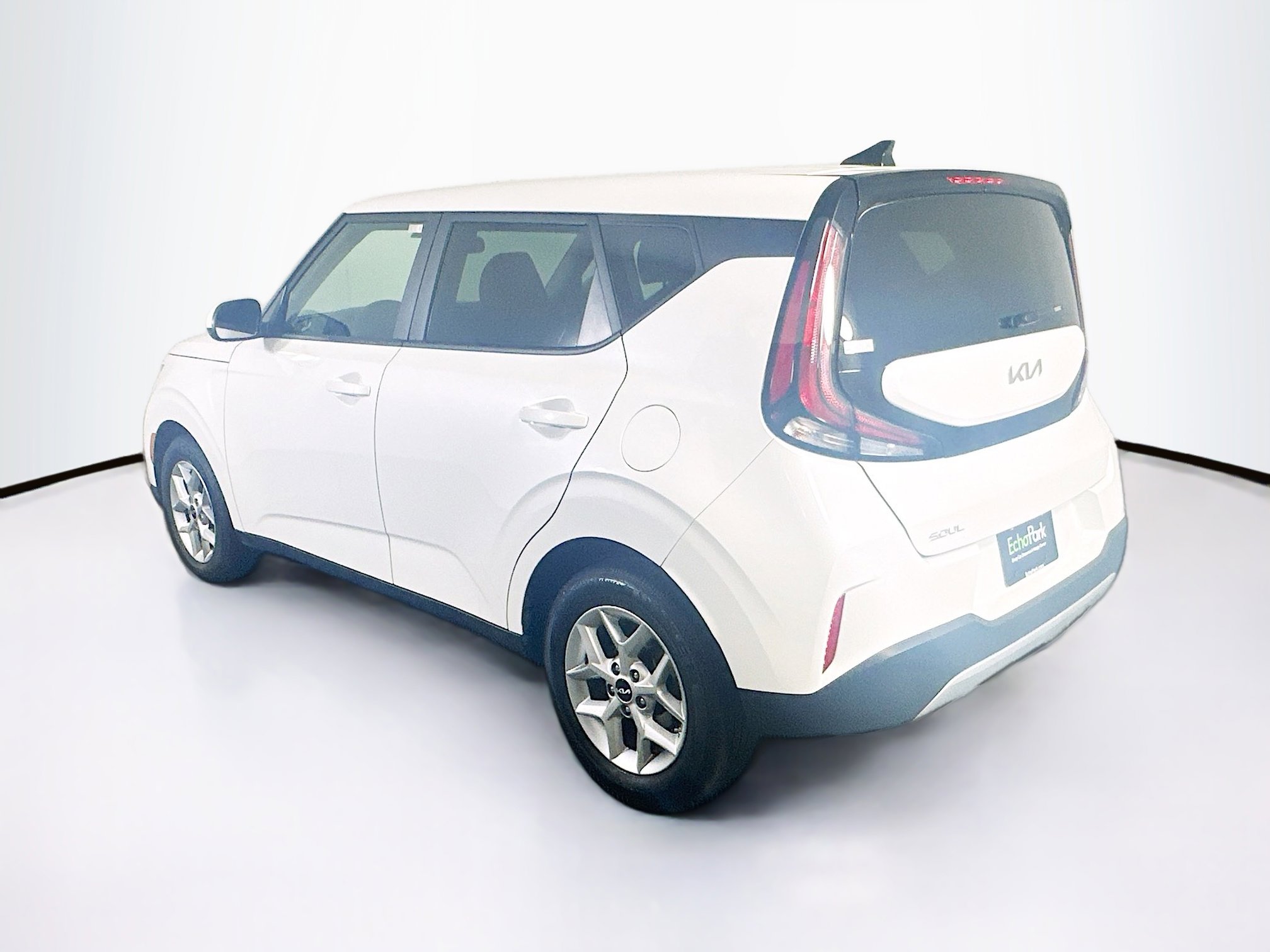 Used 2025 Kia Soul LX w/ LX Technology Package FWD image 5