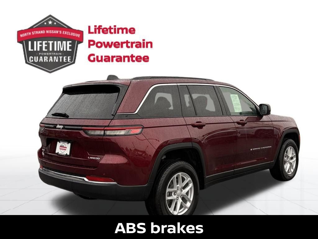 Used 2025 Jeep Grand Cherokee Laredo X image 8