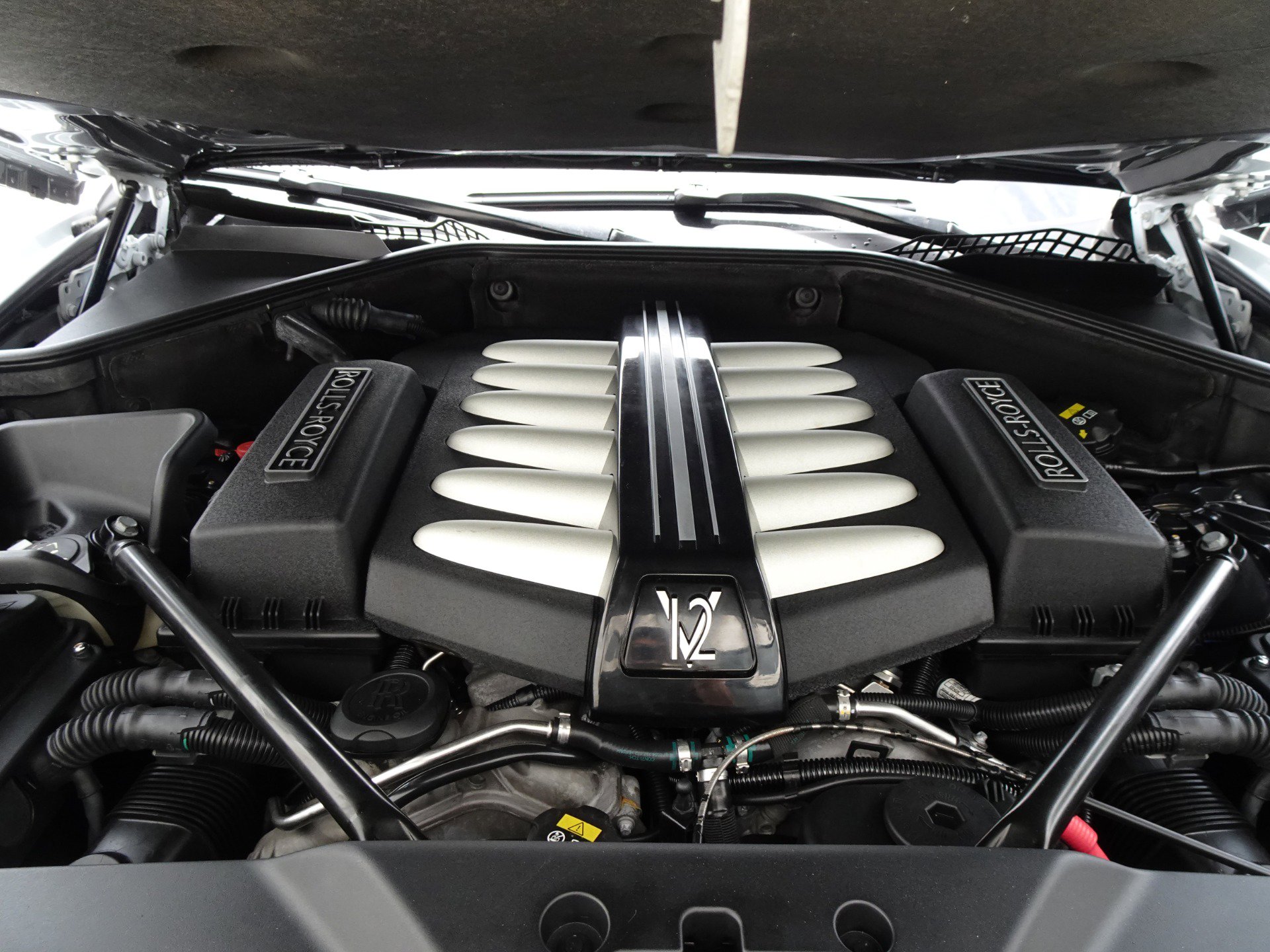 Used 2014 Rolls-Royce Wraith RWD image 18