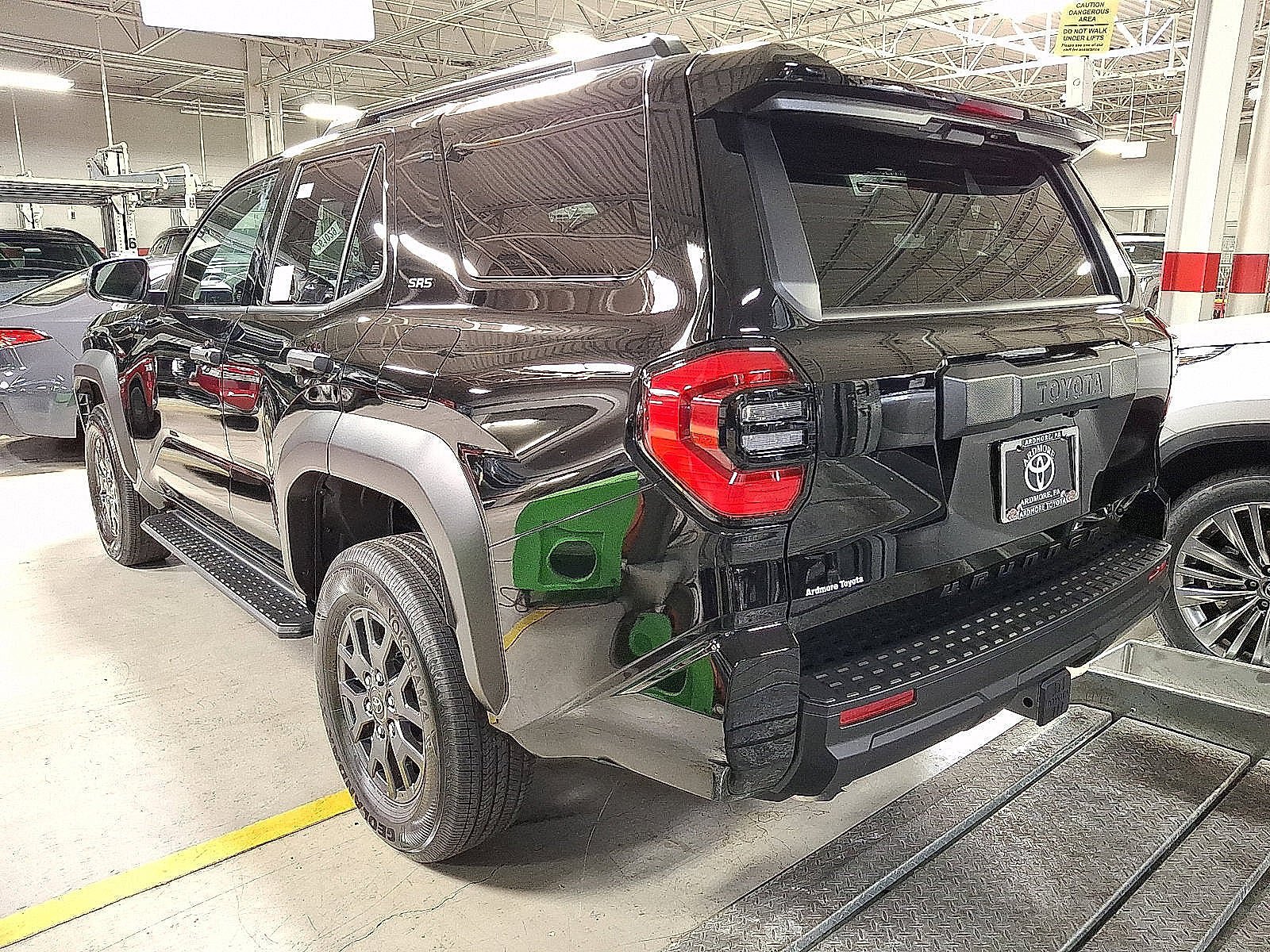 New 2026 Toyota 4Runner SR5 AWD/4WD image 3