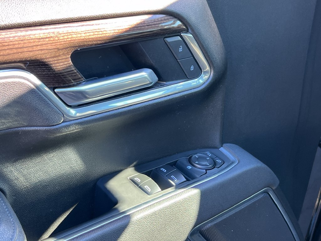 Used 2025 Chevrolet Silverado 1500 LT RWD image 10