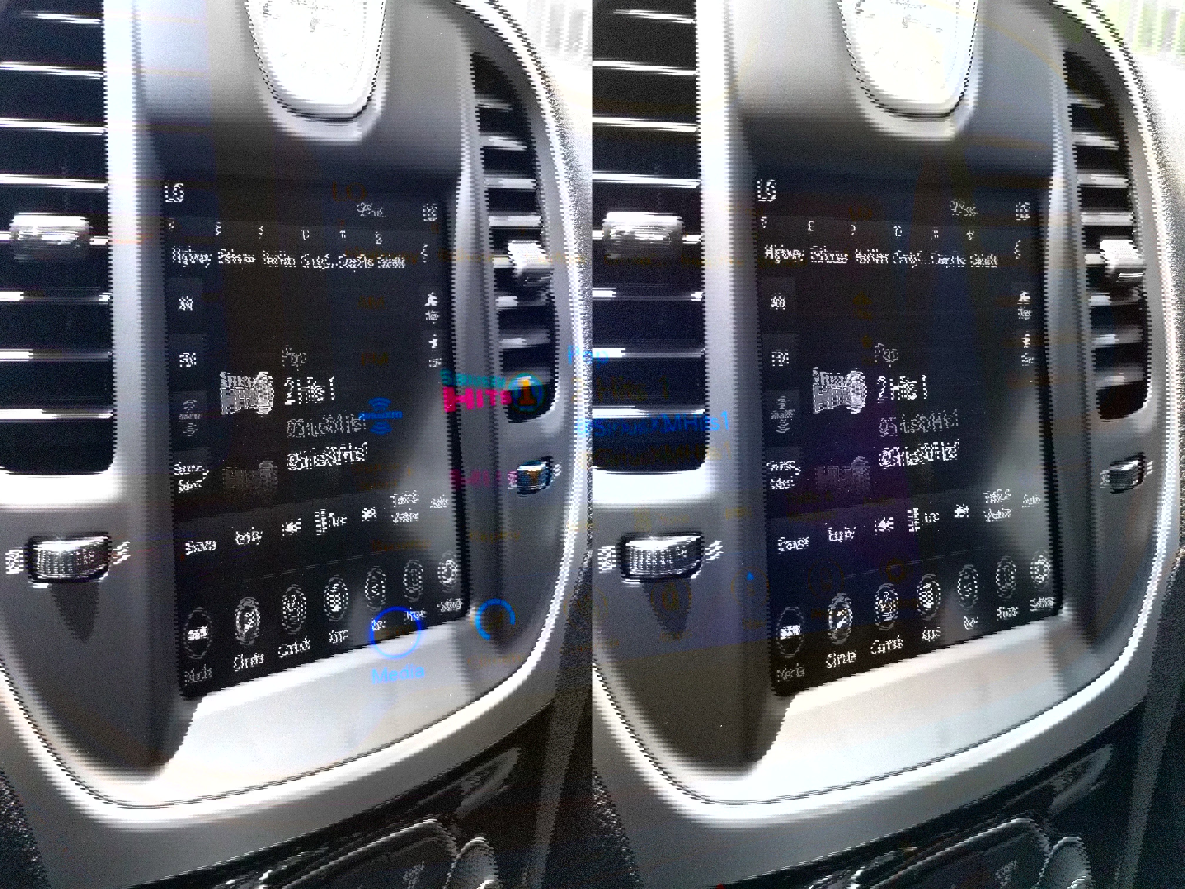 New 2023 Chrysler 300 Touring L w/ Popular Equipment Group image 30