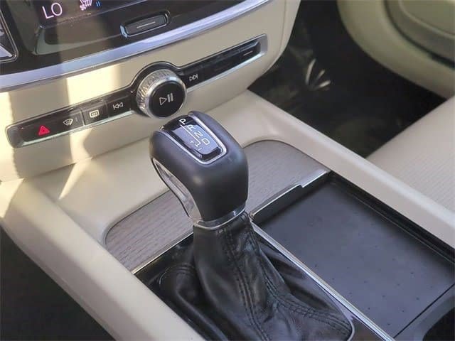 Used 2021 Volvo V60 T5 Cross Country w/ Lounge Package image 15