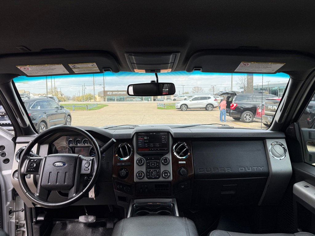 Used 2015 Ford F250 Lariat w/ Lariat Interior Package image 24