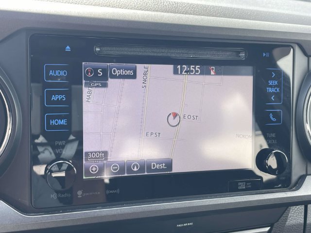 Used 2019 Toyota Tacoma TRD Sport AWD/4WD image 18