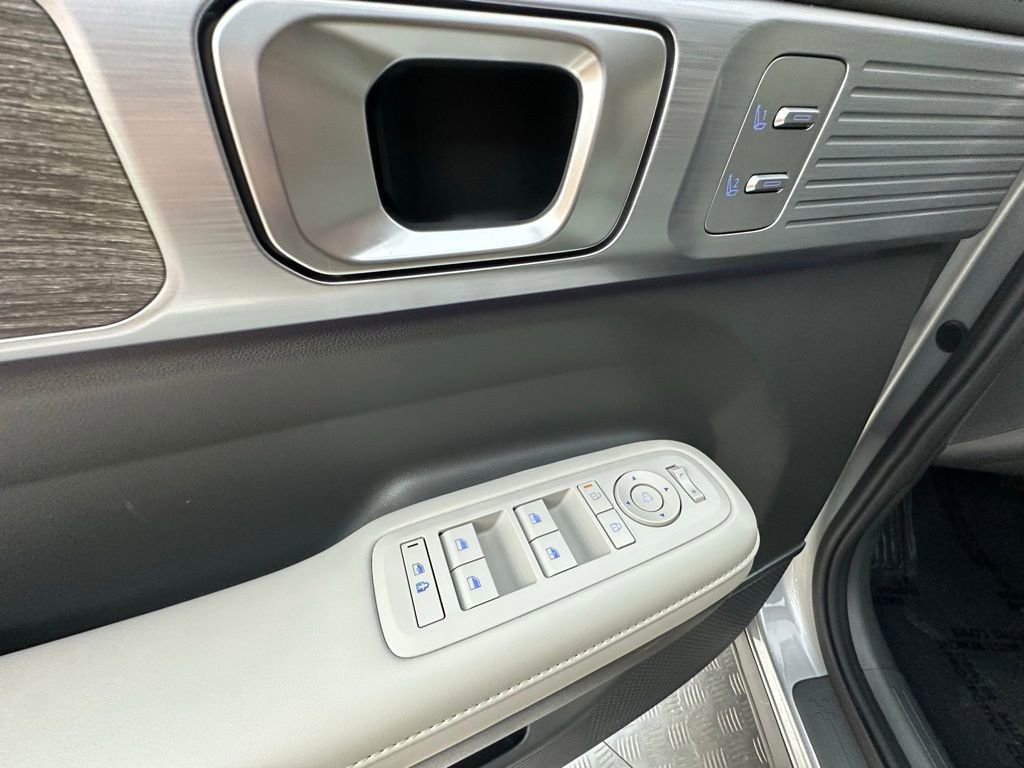 Used 2024 Hyundai Santa Fe Limited image 26