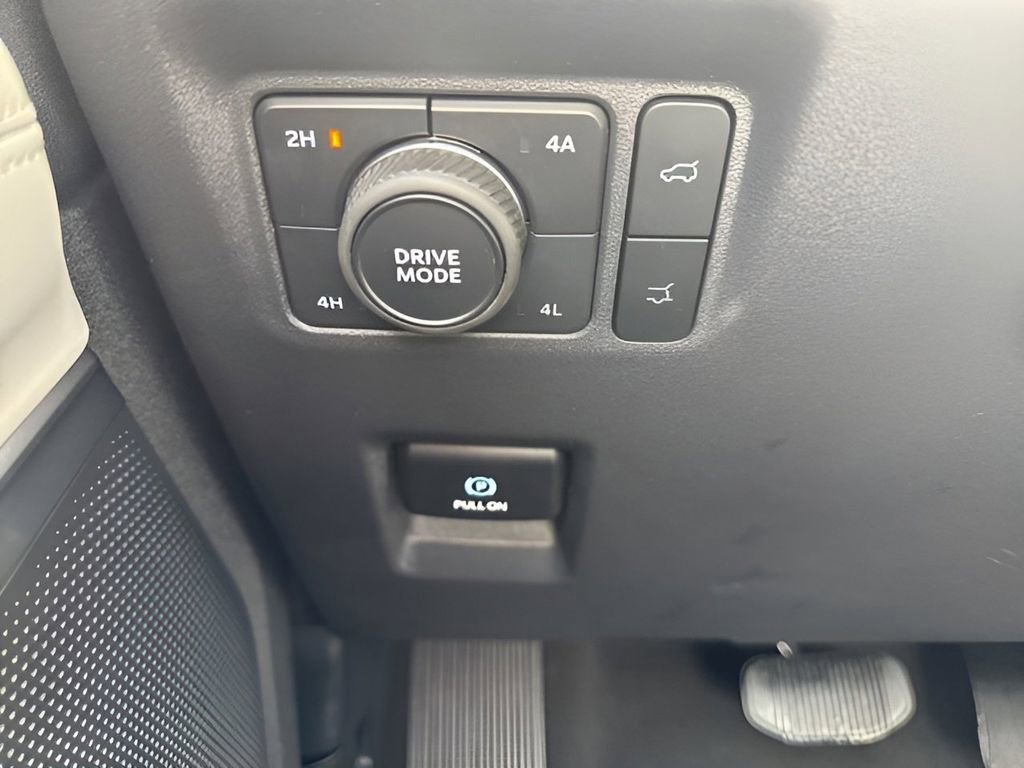 Used 2025 Ford Expedition Platinum w/ Driver's Package image 21