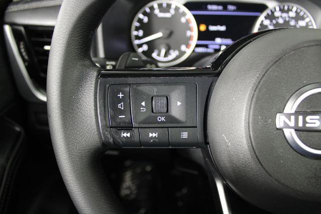 Certified 2022 Nissan Rogue SV FWD image 24