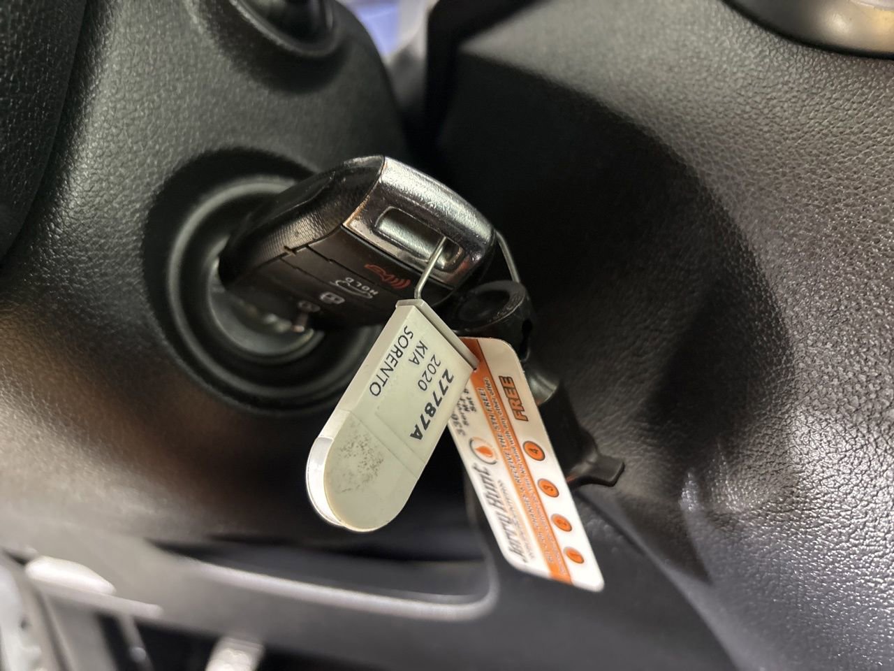 Used 2020 Kia Sorento LX image 14