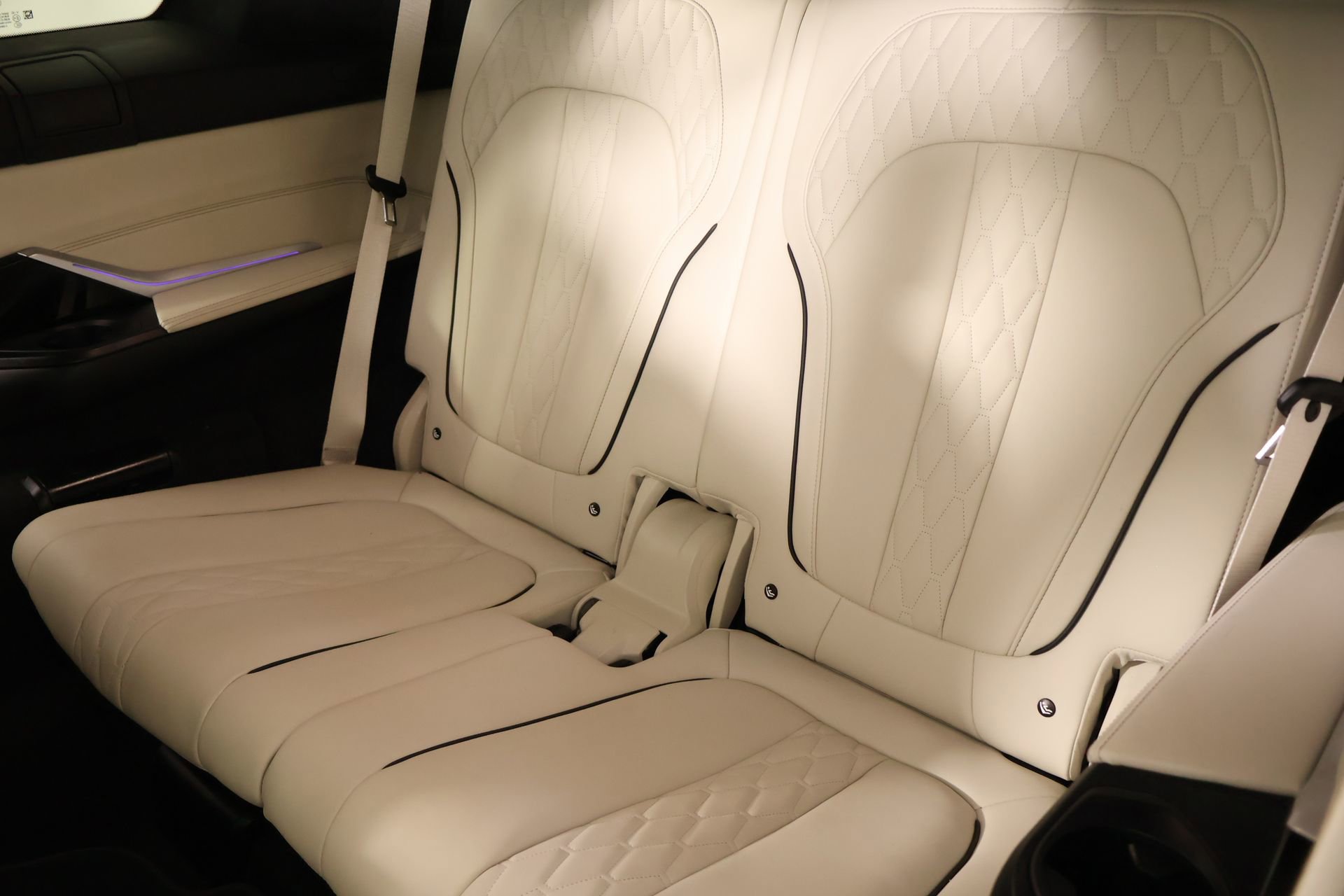 Used 2023 BMW X7 xDrive40i w/ M Sport Package image 14