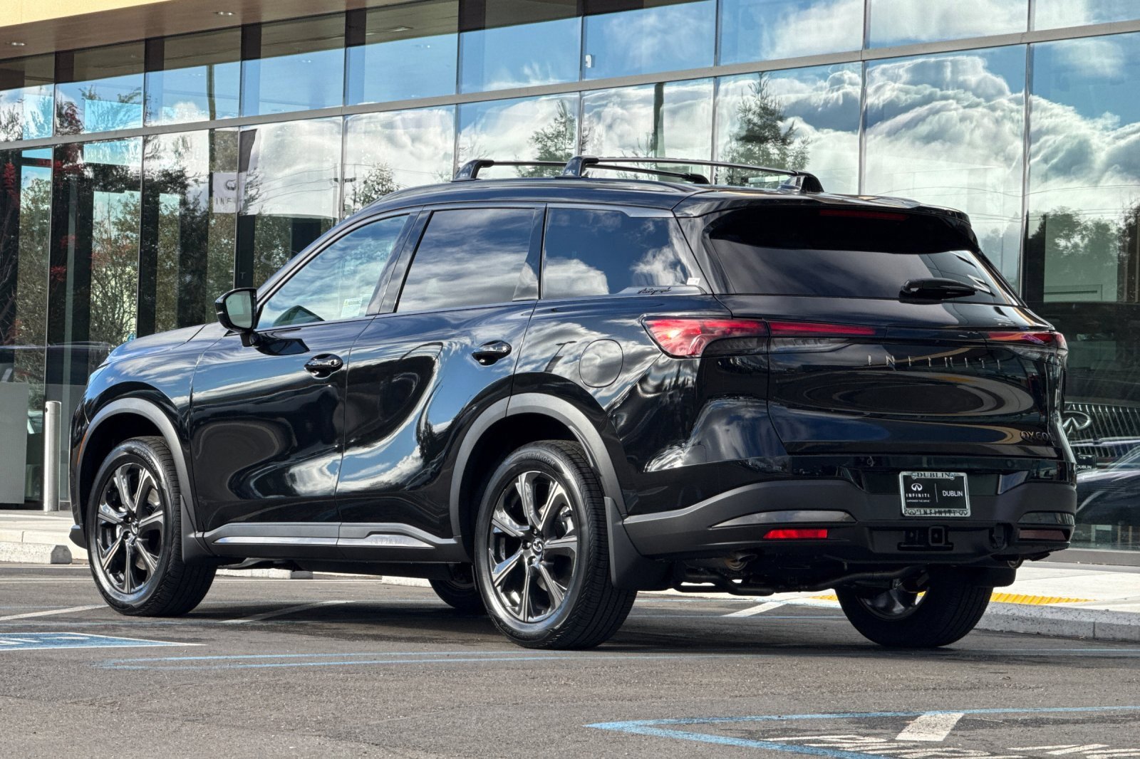 New 2026 INFINITI QX60 Autograph w/ Dark Cargo Package image 3