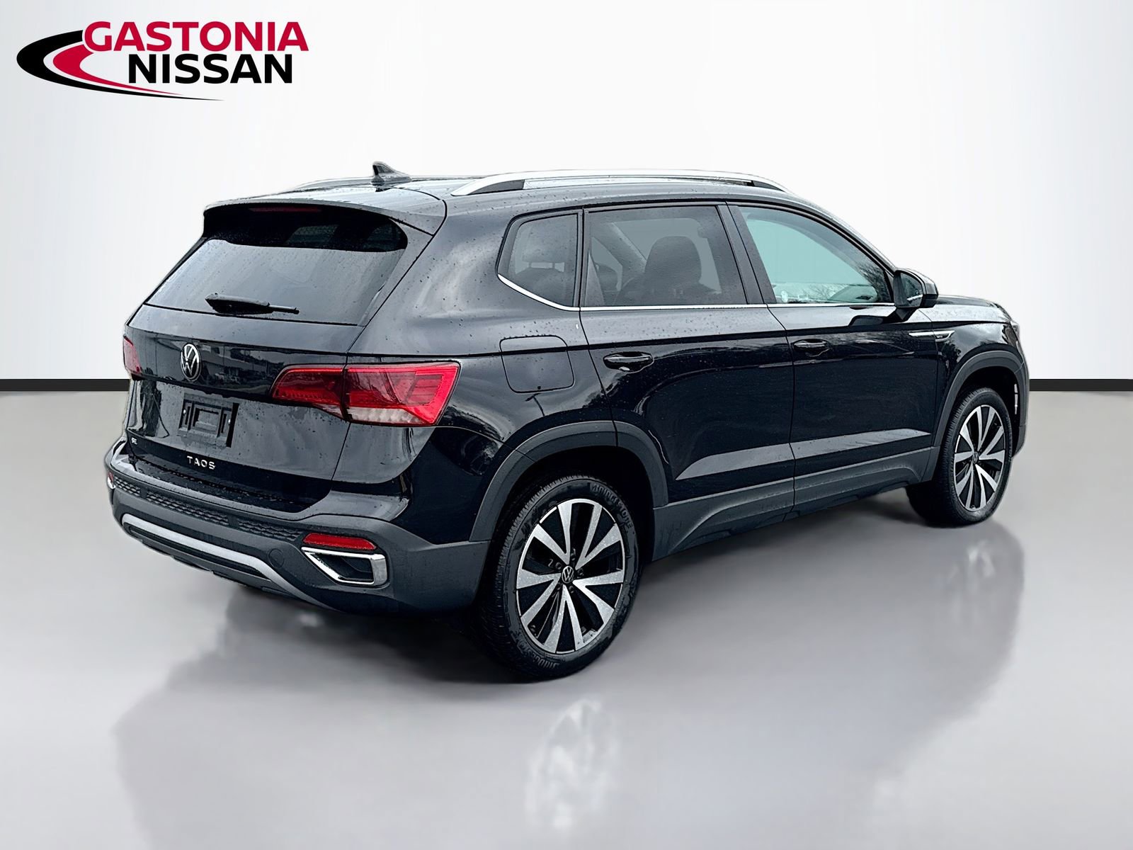 Used 2024 Volkswagen Taos SE image 9