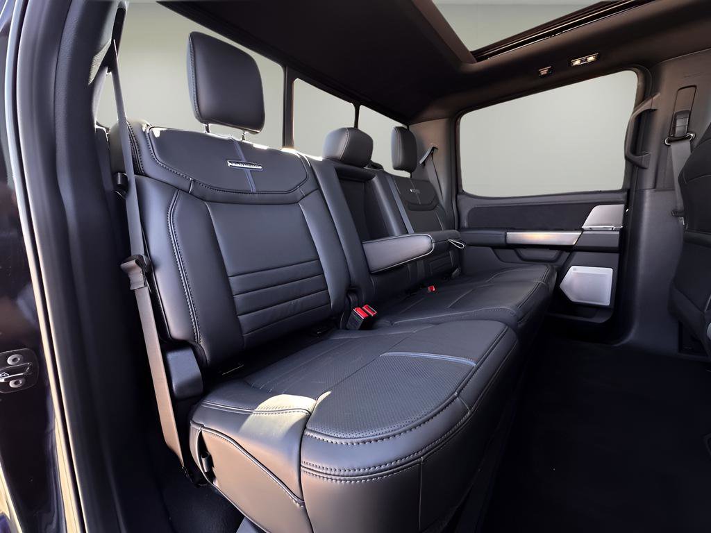 Used 2026 Ford F450 Platinum w/ FX4 Off-Road Package image 32