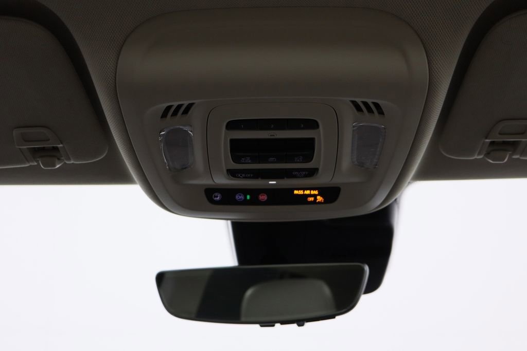 Used 2023 Buick Envision Avenir FWD image 29