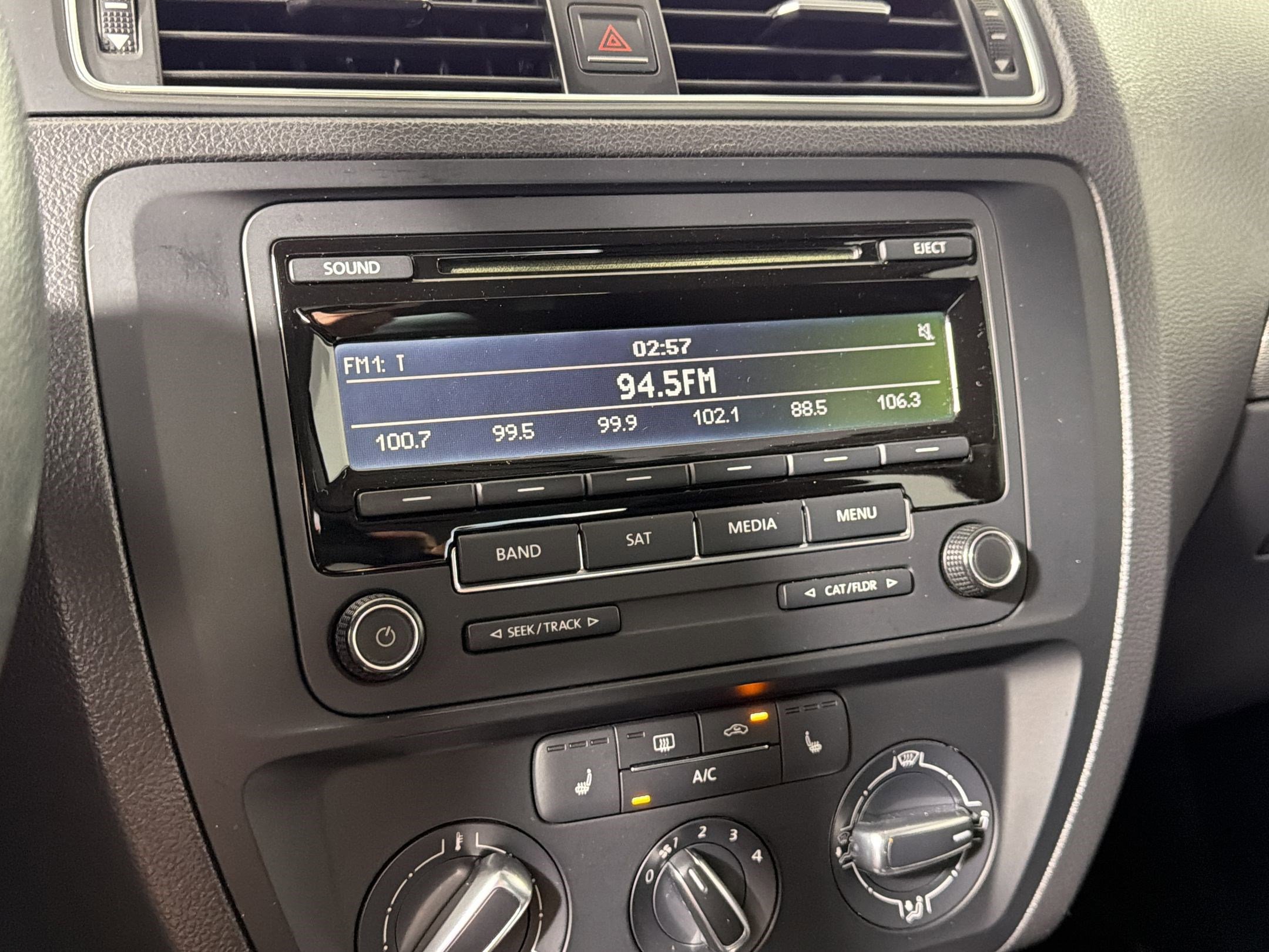 Used 2015 Volkswagen Jetta SE FWD image 15