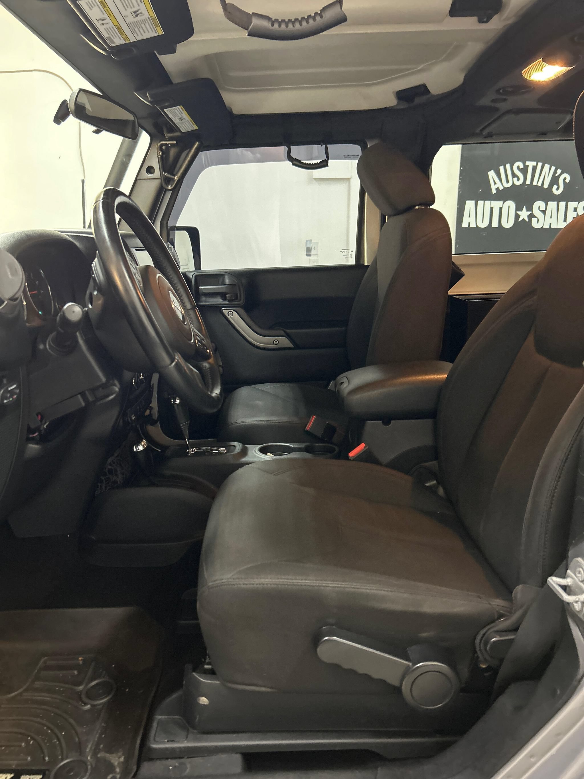 Used 2015 Jeep Wrangler Sport AWD/4WD image 8