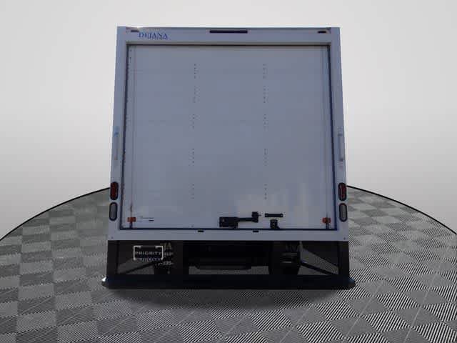 New 2024 Ford E-450 and Econoline 450 Super Duty RWD image 3