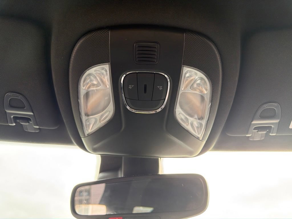 Used 2024 Jeep Compass Latitude AWD/4WD image 29