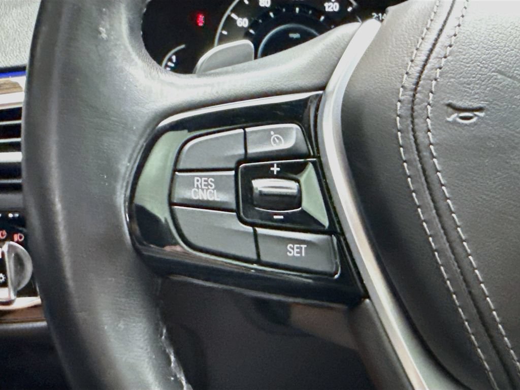 Used 2018 BMW 530e RWD image 11