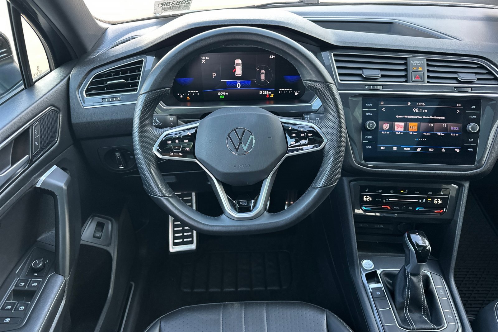 Certified 2024 Volkswagen Tiguan SE R-Line image 14