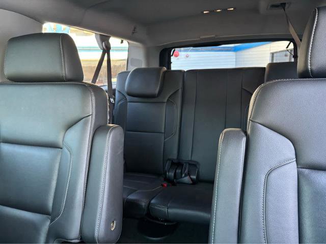Used 2017 Chevrolet Suburban LT w/ LT Signature Package image 25
