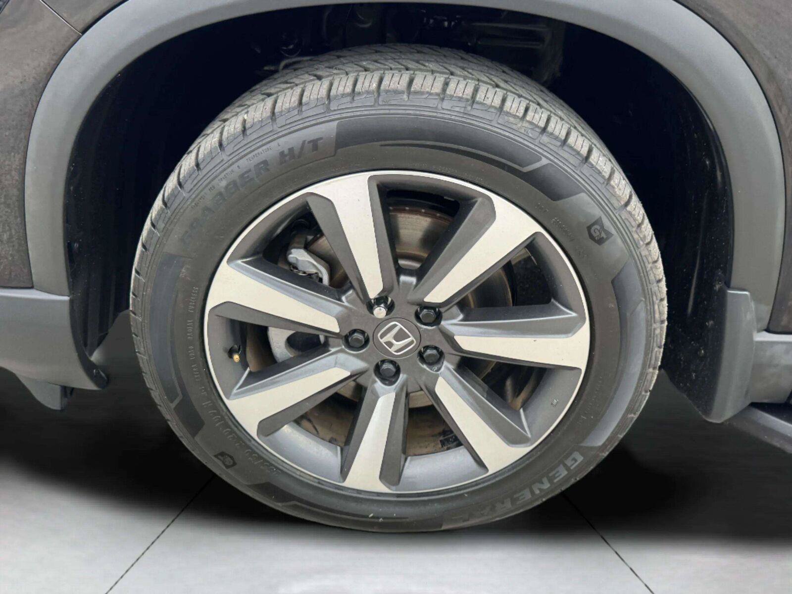 Used 2023 Honda Pilot Touring image 45