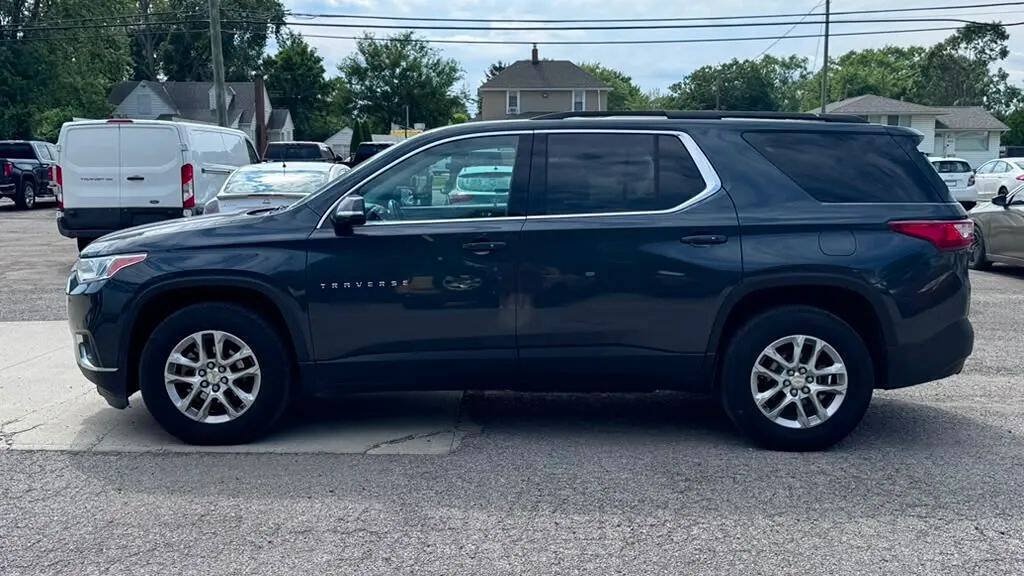 Used 2019 Chevrolet Traverse LT FWD image 3