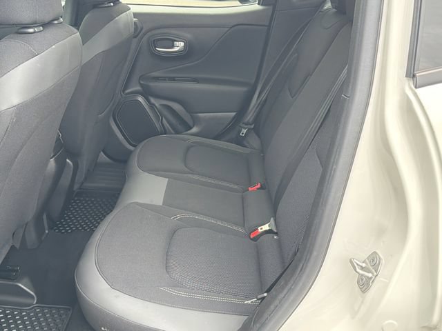 Used 2023 Jeep Renegade Latitude w/ Sun/Sound Group AWD/4WD image 20
