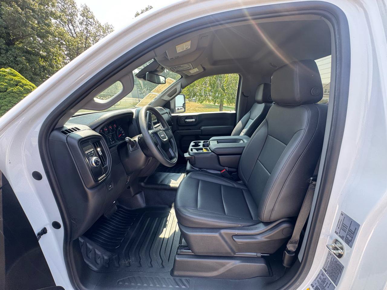 Used 2024 GMC Sierra 3500 Pro w/ Convenience Package RWD image 10