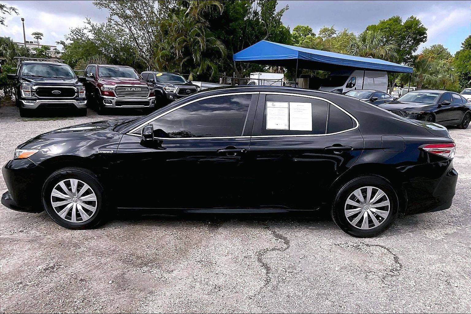 Used 2020 Toyota Camry LE FWD image 29