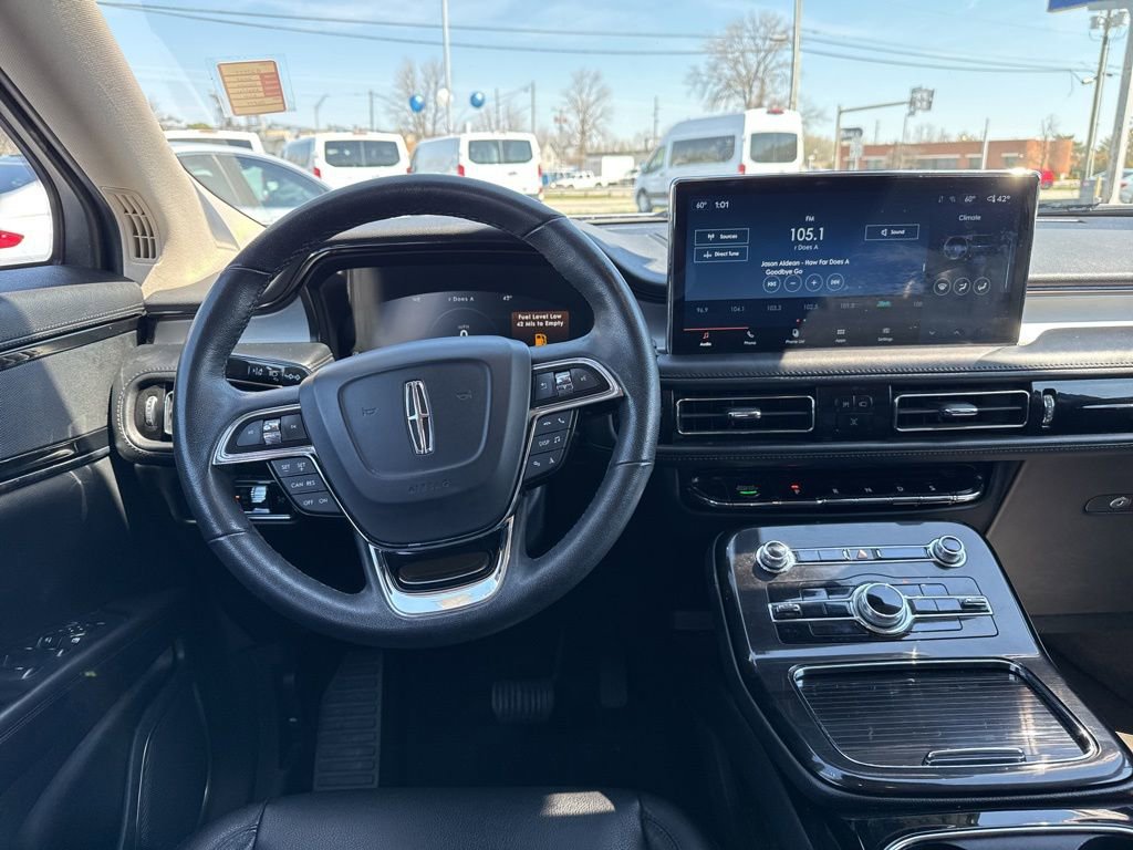 Used 2023 Lincoln Nautilus FWD image 9