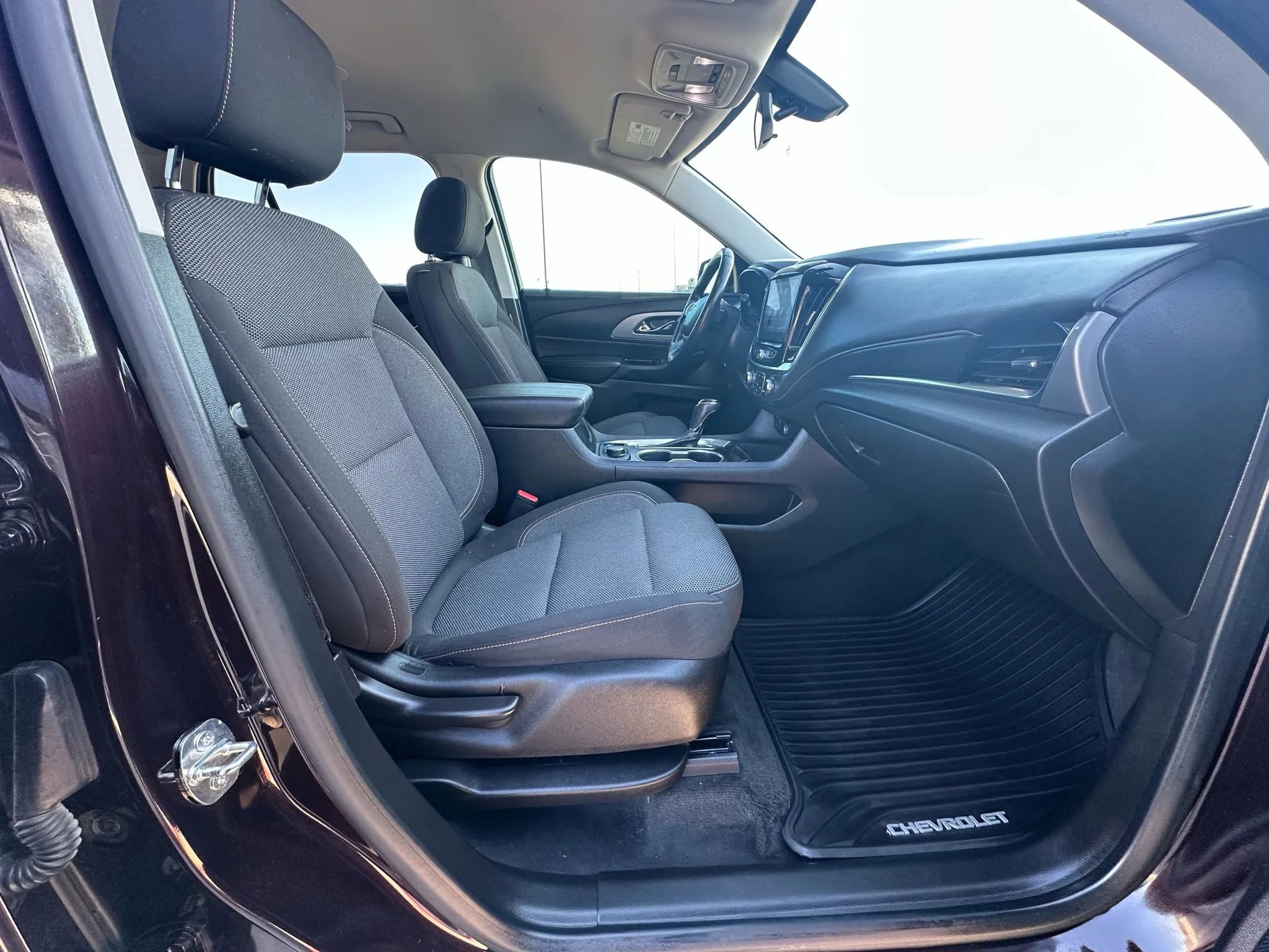 Used 2020 Chevrolet Traverse LT FWD image 20