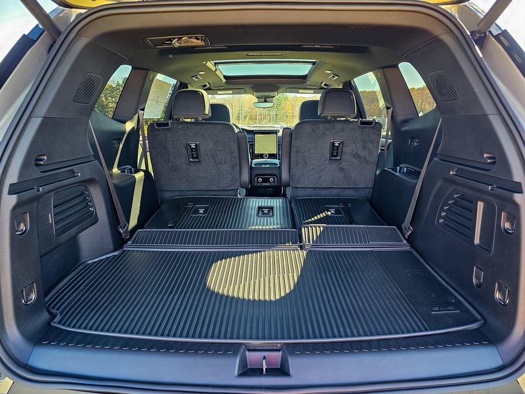 New 2026 GMC Acadia AT4 w/ Luxury Package image 36