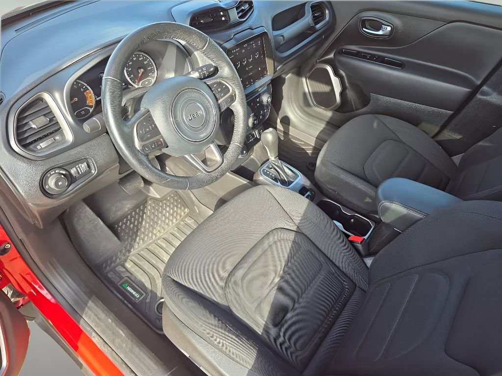 Used 2022 Jeep Renegade Latitude w/ Convenience Group AWD/4WD image 9